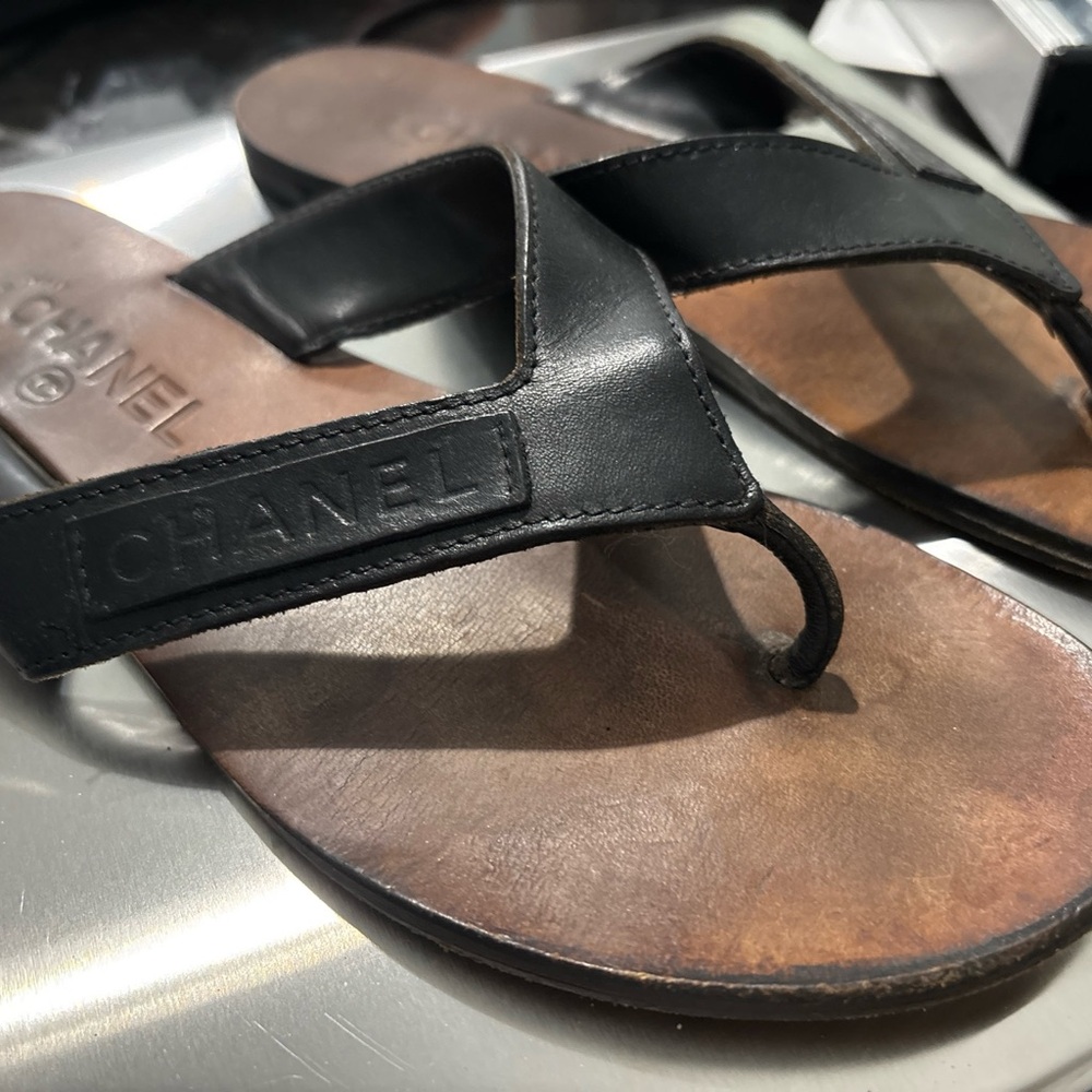 CHANEL Black and Brown Leather Sandals
